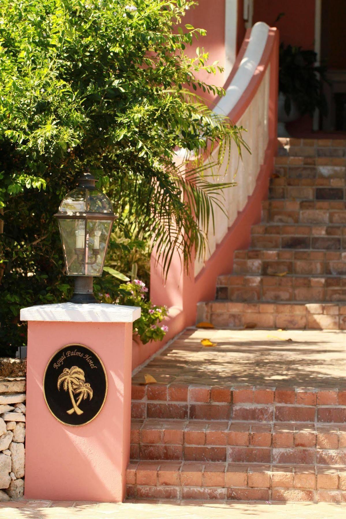Royal Palms Hotel Hamilton City Esterno foto